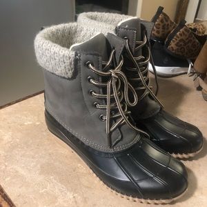 Maurice’s rain boots size 7.5